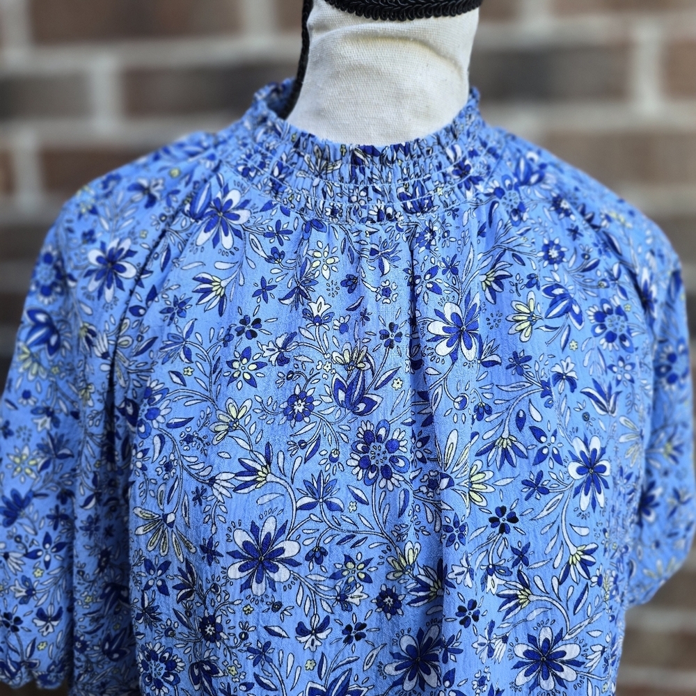 LOFT Blue Floral Top - Picture 2 of 10